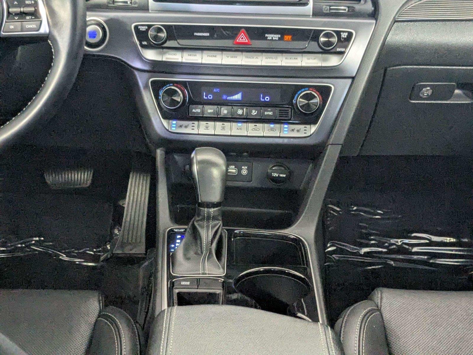 Used 2018 Phantom Black Hyundai Limited image 41