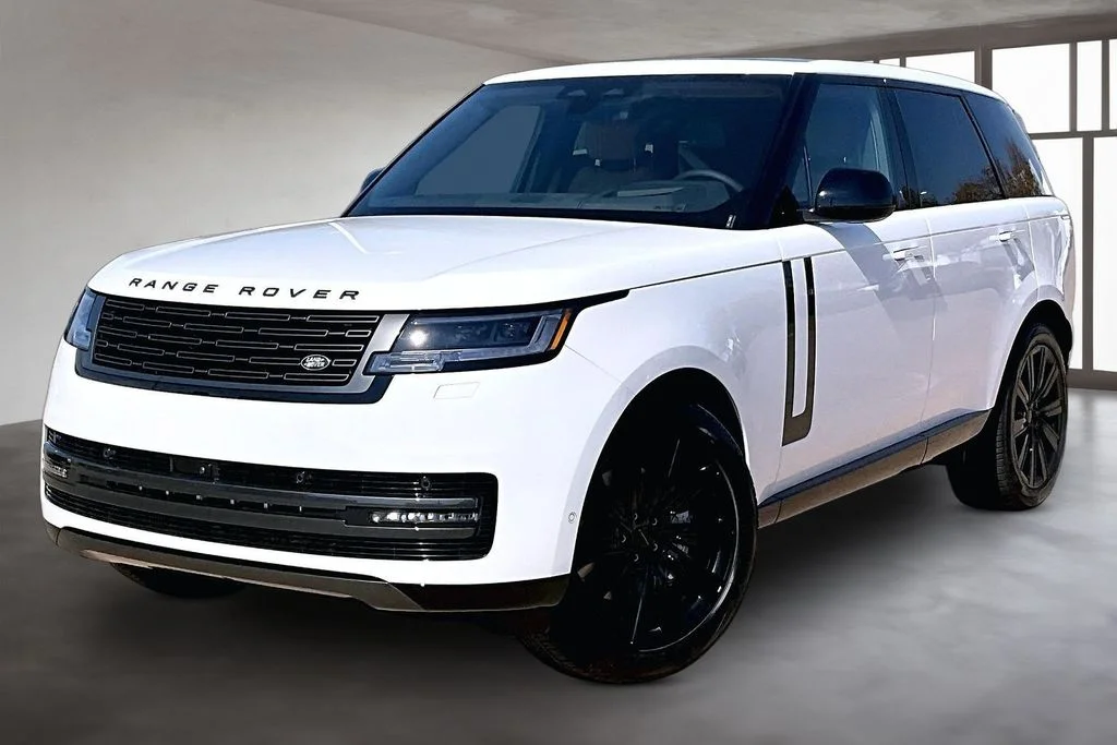 New 2026 White Land Rover SE image 1