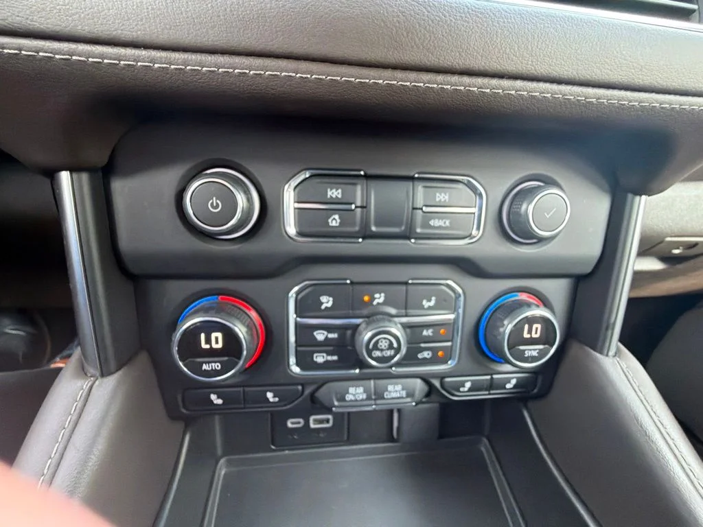 Used 2024 White Chevrolet LT image 25