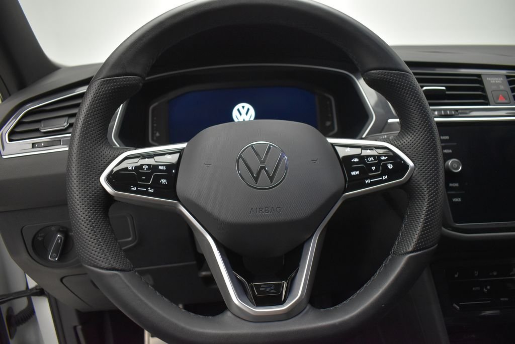 Used 2024 White Volkswagen 2.0T SEL R-Line image 18