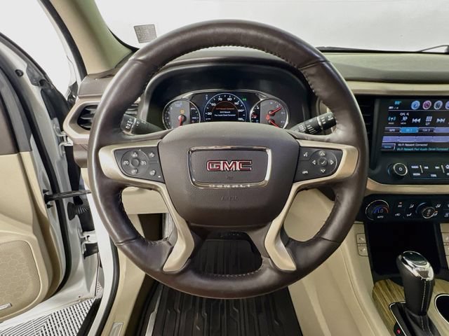 Used 2017 WHITE FROST TRICOAT GMC Denali image 12