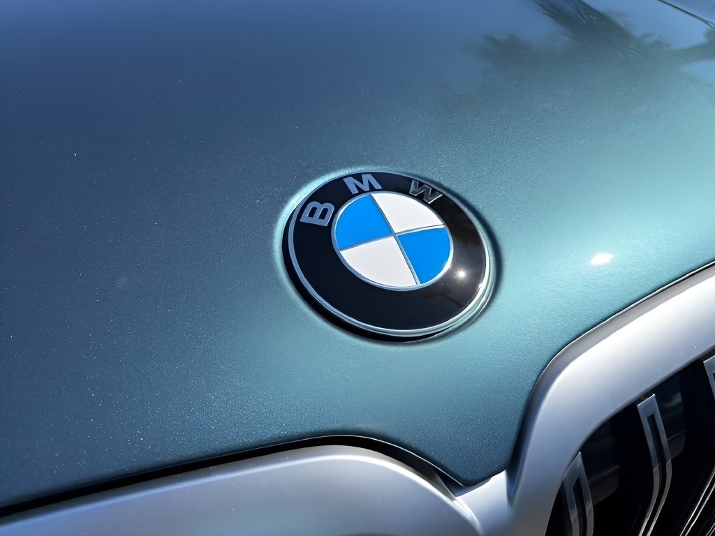 New 2027 Blue Ridge Mountain Metallic BMW xDrive40i image 28
