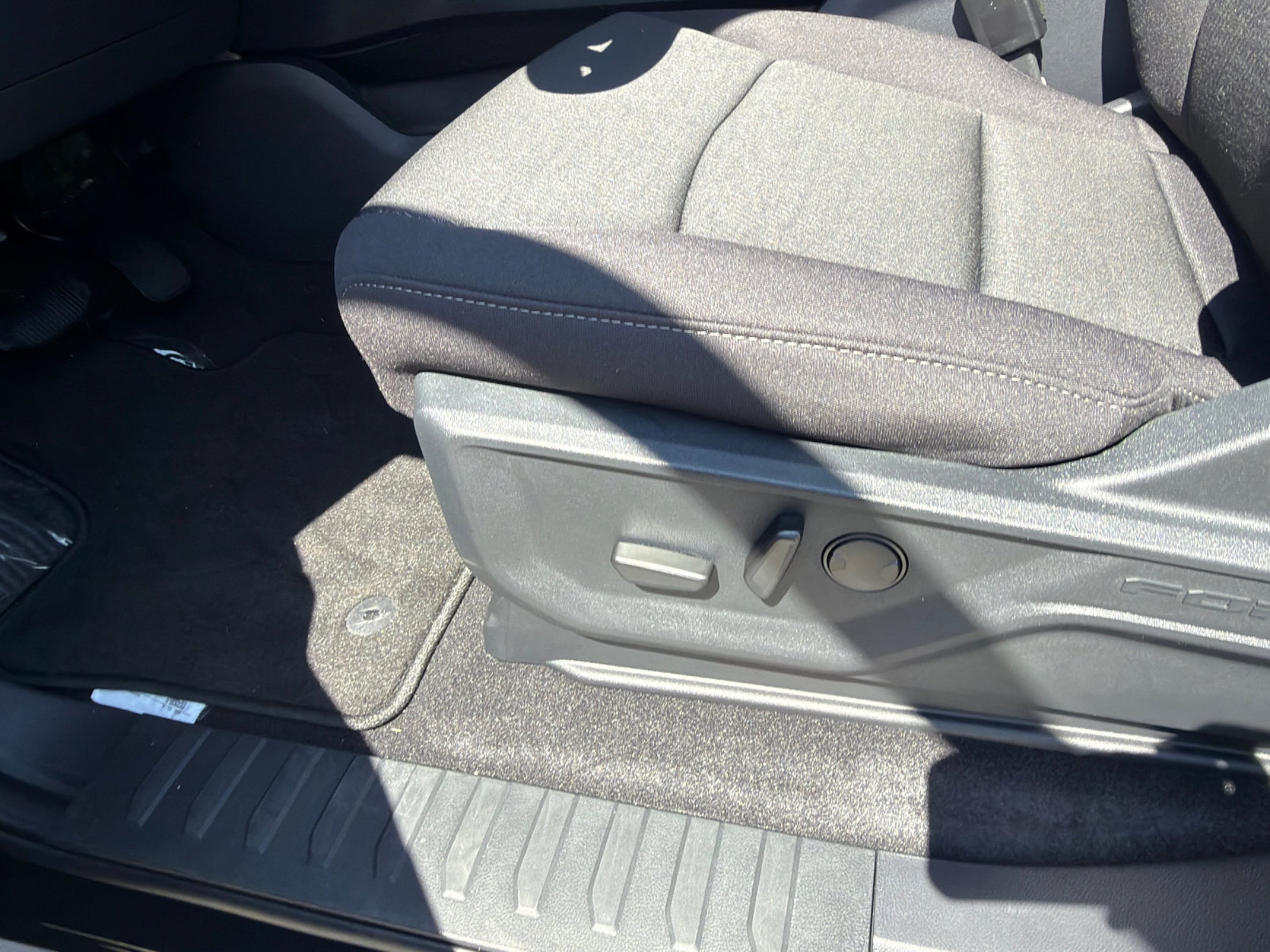 New 2026 Agate Black Metallic Ford XLT image 15