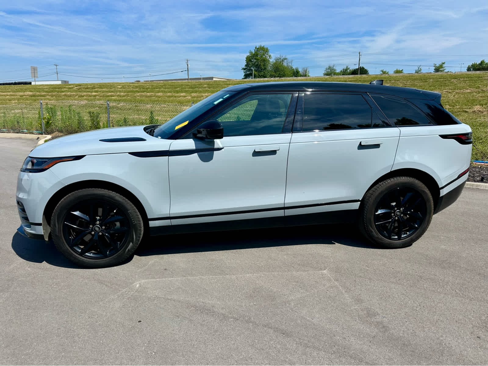 2024 Land Rover Range Rover Velar P250 Dynamic SE's photo