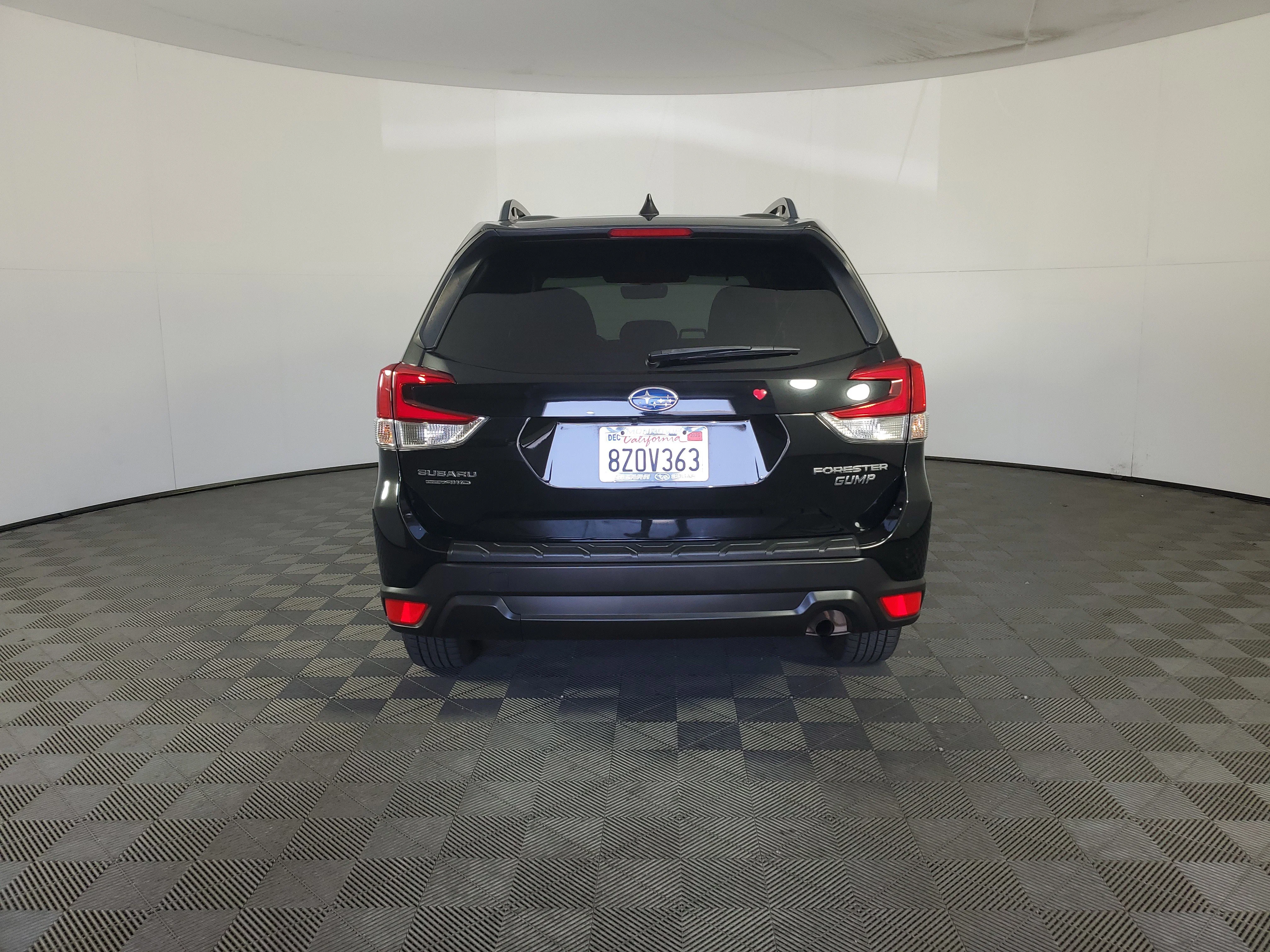 Used 2022 Crystal Black Silica Subaru Premium image 5