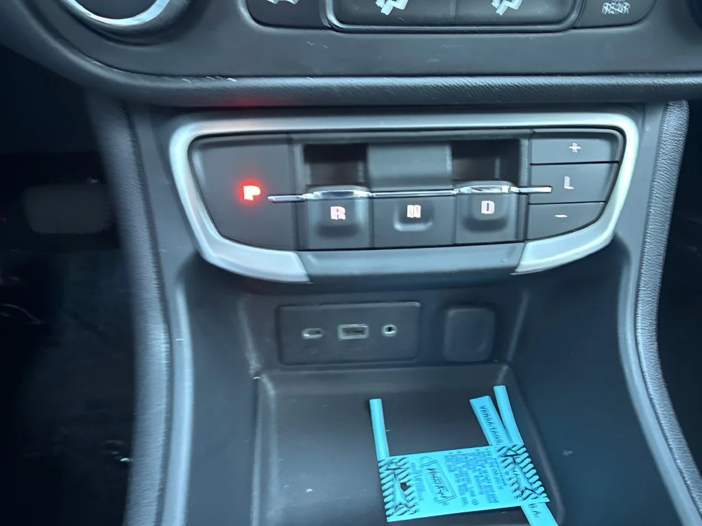 Used 2024 Sterling Metallic GMC SLE image 12