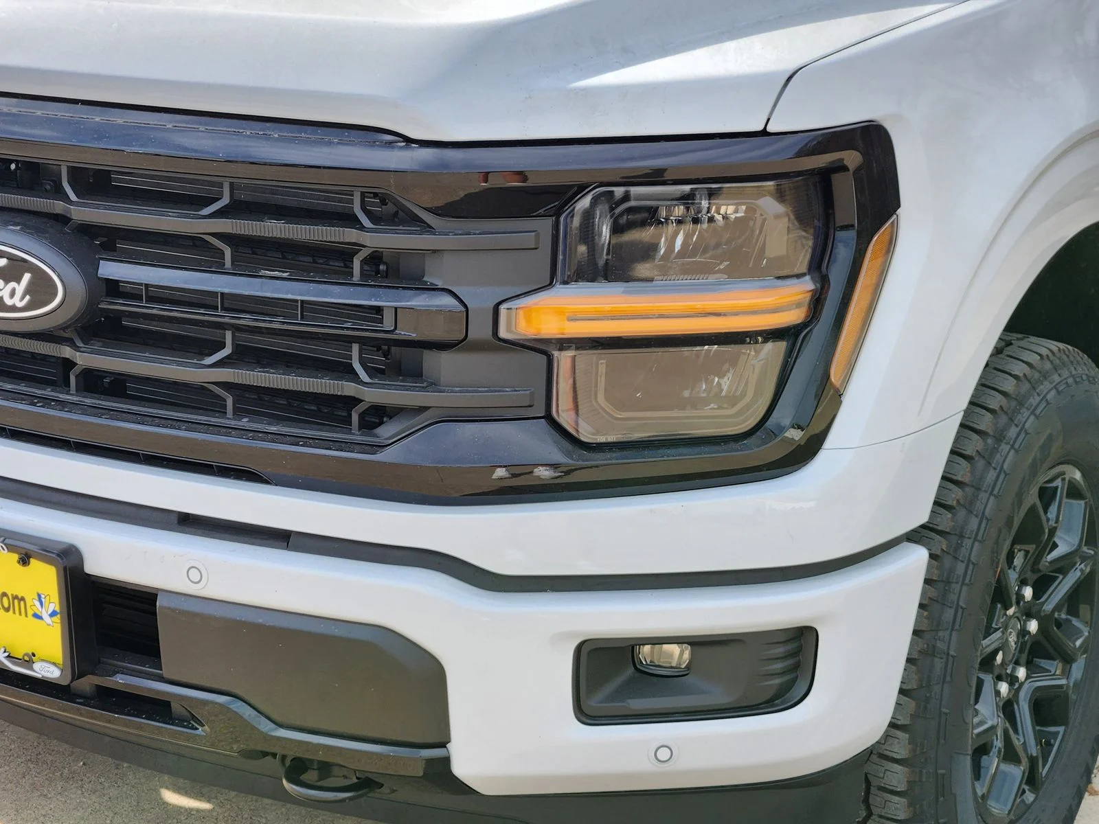 New 2026 Oxford White Ford XLT image 5