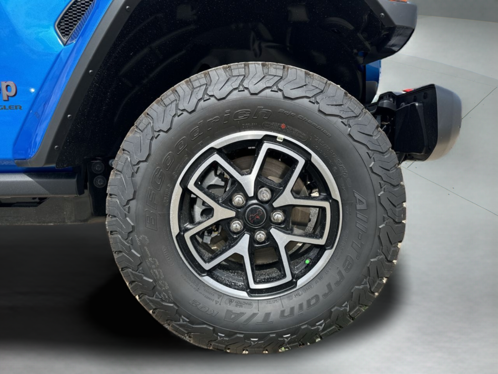 New 2026 Hydro Blue Pearl-Coat Exterior Paint Jeep Rubicon image 32