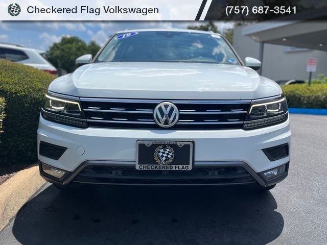 Used 2019 Pure White Volkswagen 2.0T SEL Premium 4Motion image 12