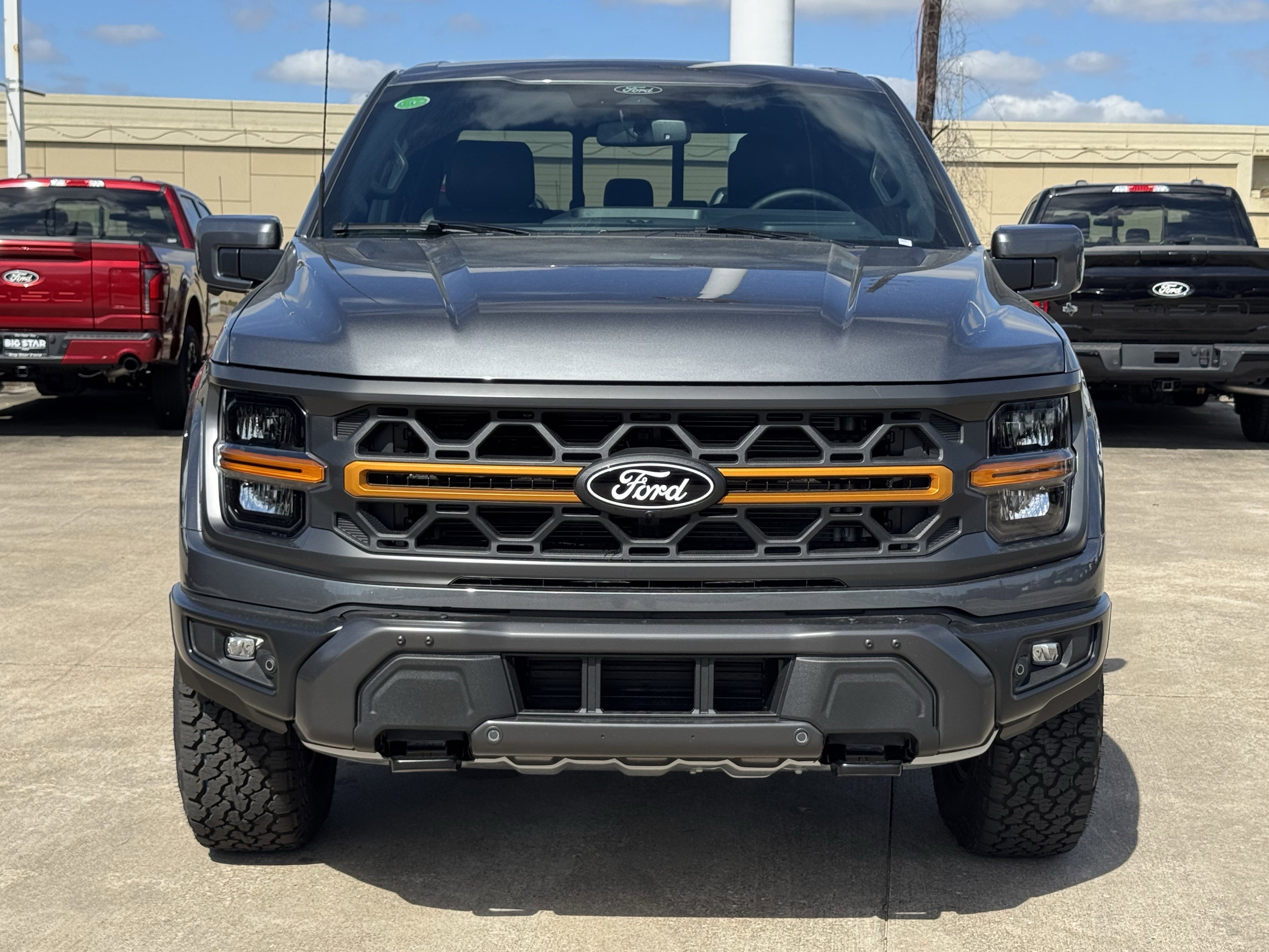 New 2026 Carbonized Gray Metallic Ford Tremor image 3
