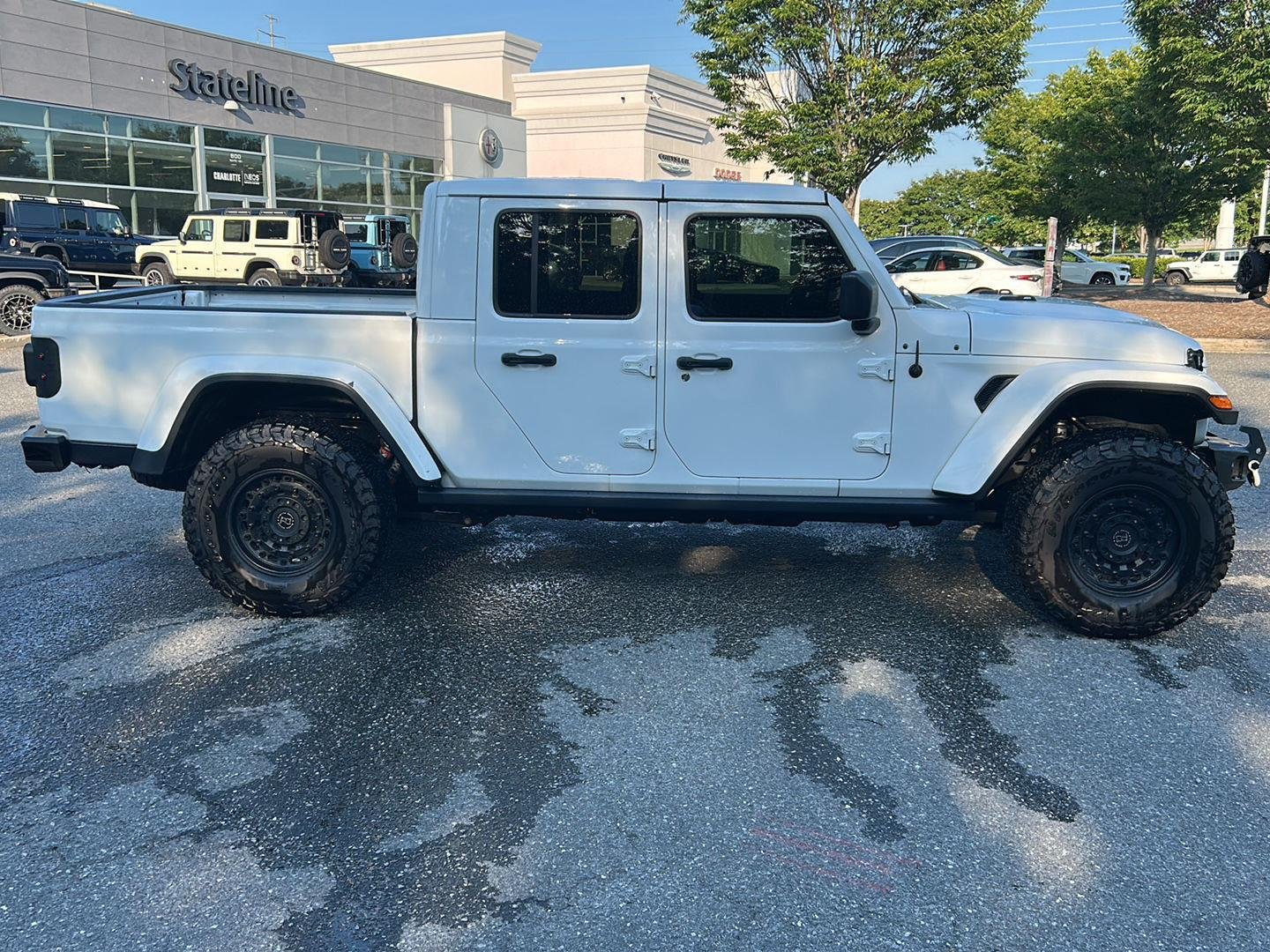 Used 2021 Bright White Clearcoat Jeep Mojave image 7