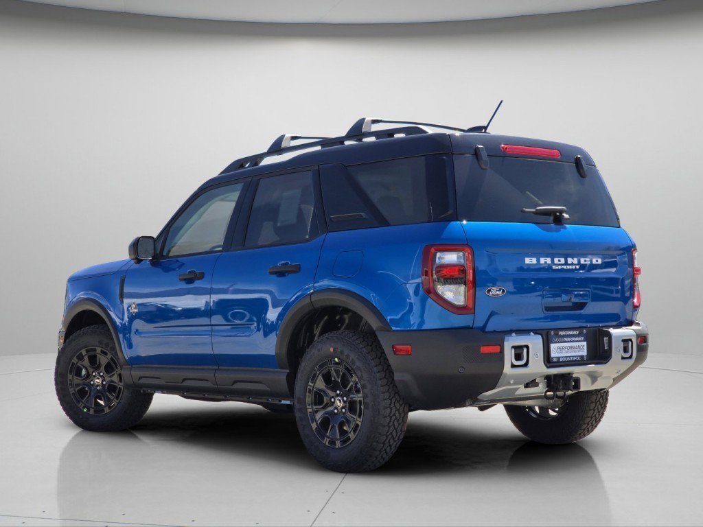 New 2026 Velocity Blue Metallic Ford Outer Banks® image 23