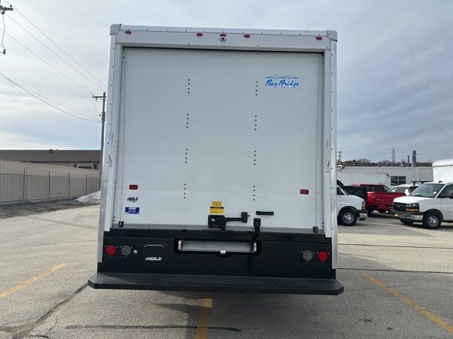 New 2025 Summit White Chevrolet 1WT image 5