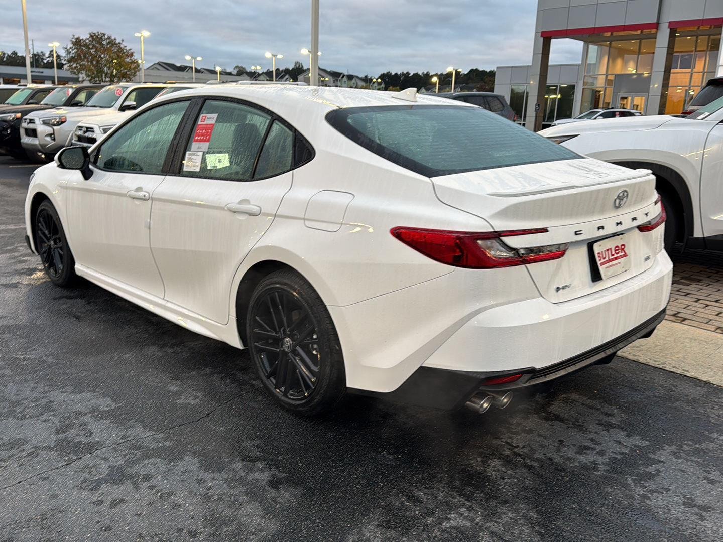 New 2026 Ice Cap Toyota SE image 3