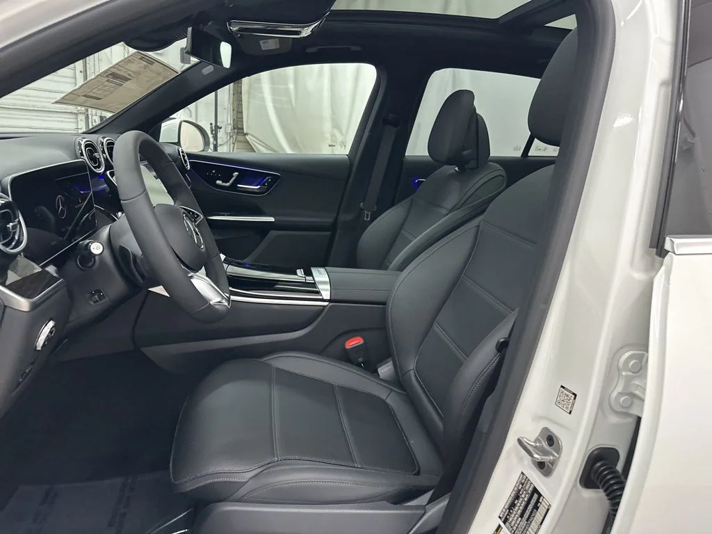 Used 2026 White Mercedes-Benz GLC 300 image 17