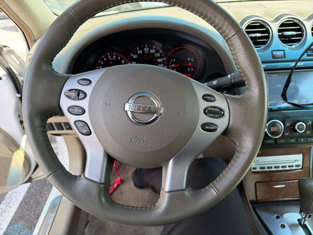 Used 2007 Winter Frost Nissan 3.5 SL image 6