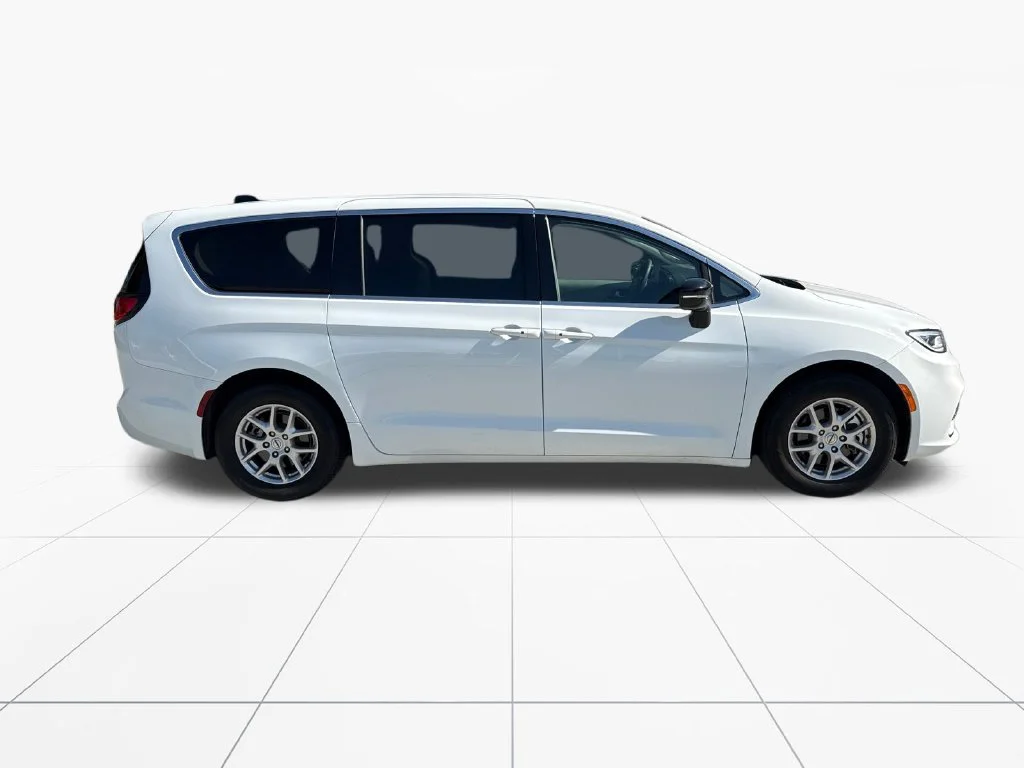 Used 2024 Bright White Clearcoat Chrysler Touring L image 9