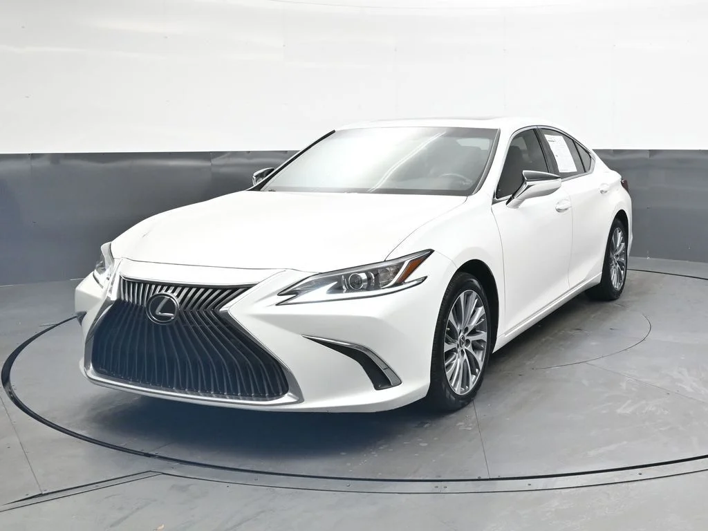 Used 2021 White Lexus 350 image 14