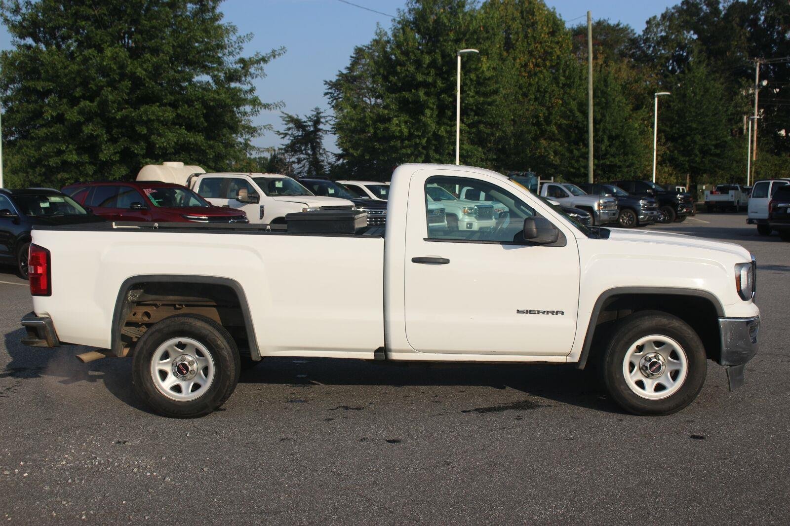 Used 2018 SUMMIT WHITE GMC 2WD Reg Cab 133.0" image 8