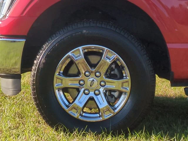 Used 2023 Red Ford XLT image 17