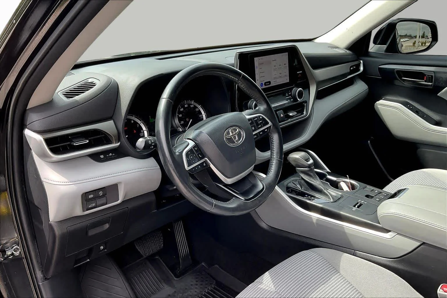 Used 2023 Midnight Black Metallic Toyota LE image 17