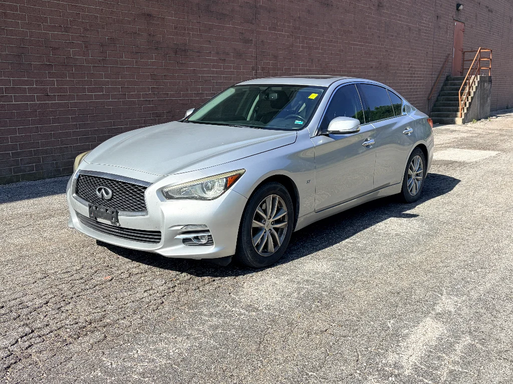 Used 2015 Liquid Platinum INFINITI Premium image 1