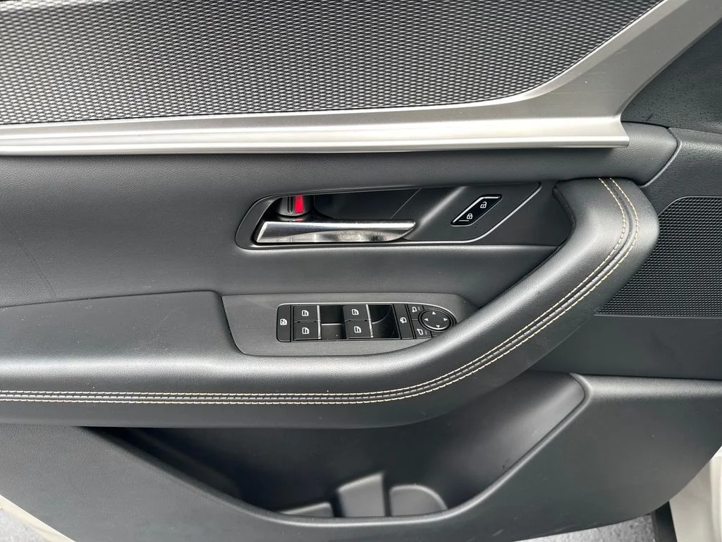 New 2026 Platinum Mazda 3.3 Turbo Premium Plus image 12