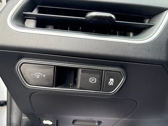 Certified Used 2025 Snow White Pearl Kia LXS image 21