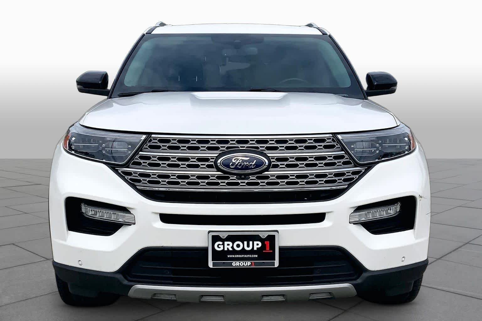 Used 2022 Star White Metallic Tri-Coat Ford Limited image 4