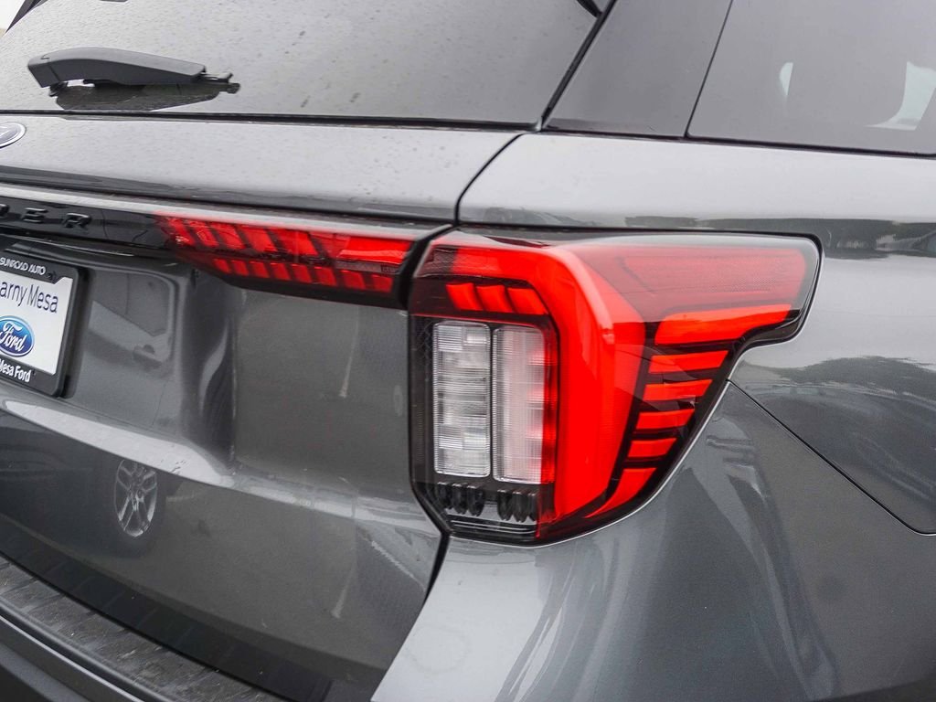 New 2026 Carbonized Gray Metallic Ford Platinum image 7
