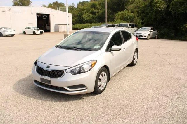 Used 2016 Silky Silver Kia LX image 1