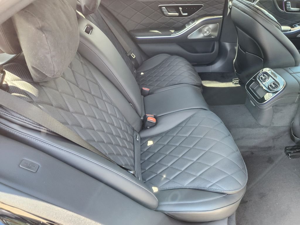 New 2027 Obsidian Black Metallic Mercedes-Benz S 580 4MATIC® image 18