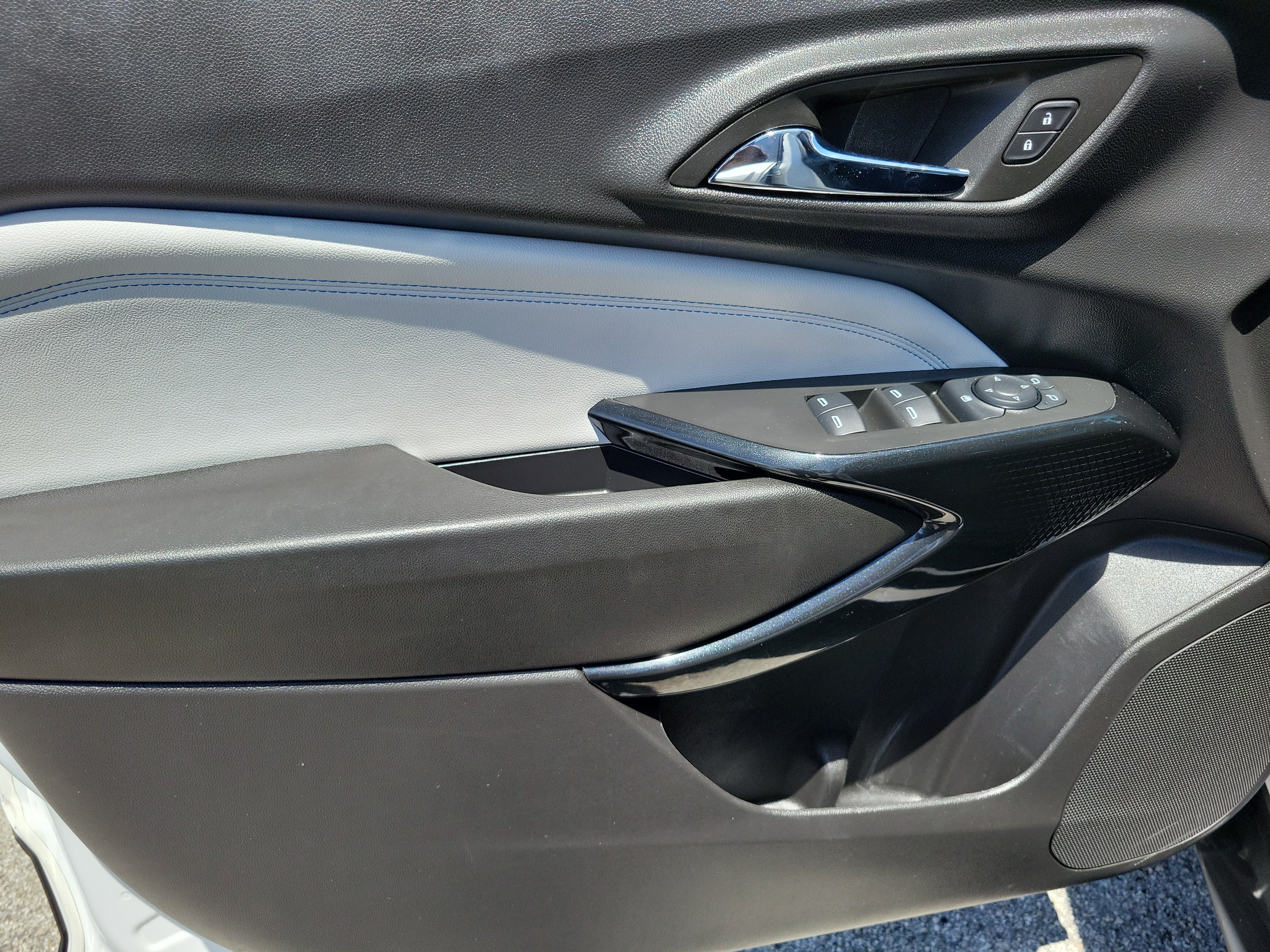Used 2025  Chevrolet LT image 15
