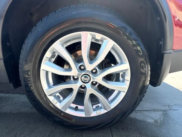 Used 2018 Red Nissan SV image 9