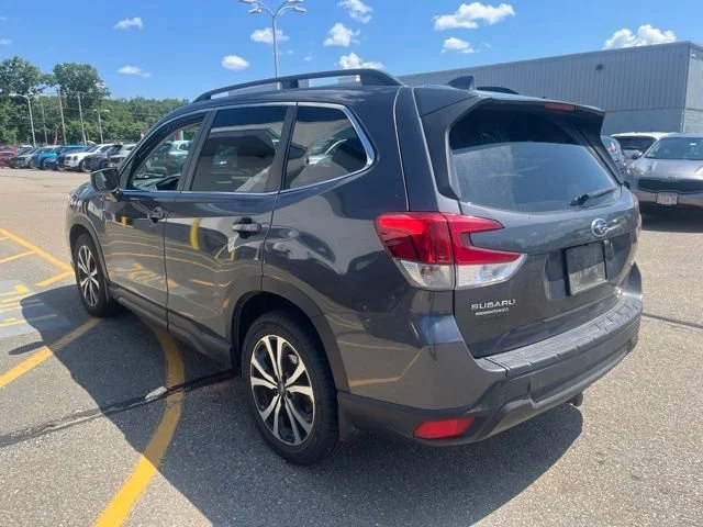 Used 2020 Magnetite Gray Metallic Subaru Limited image 5