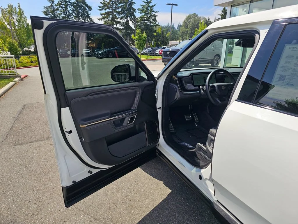 Used 2022  RIVIAN Adventure Package image 20