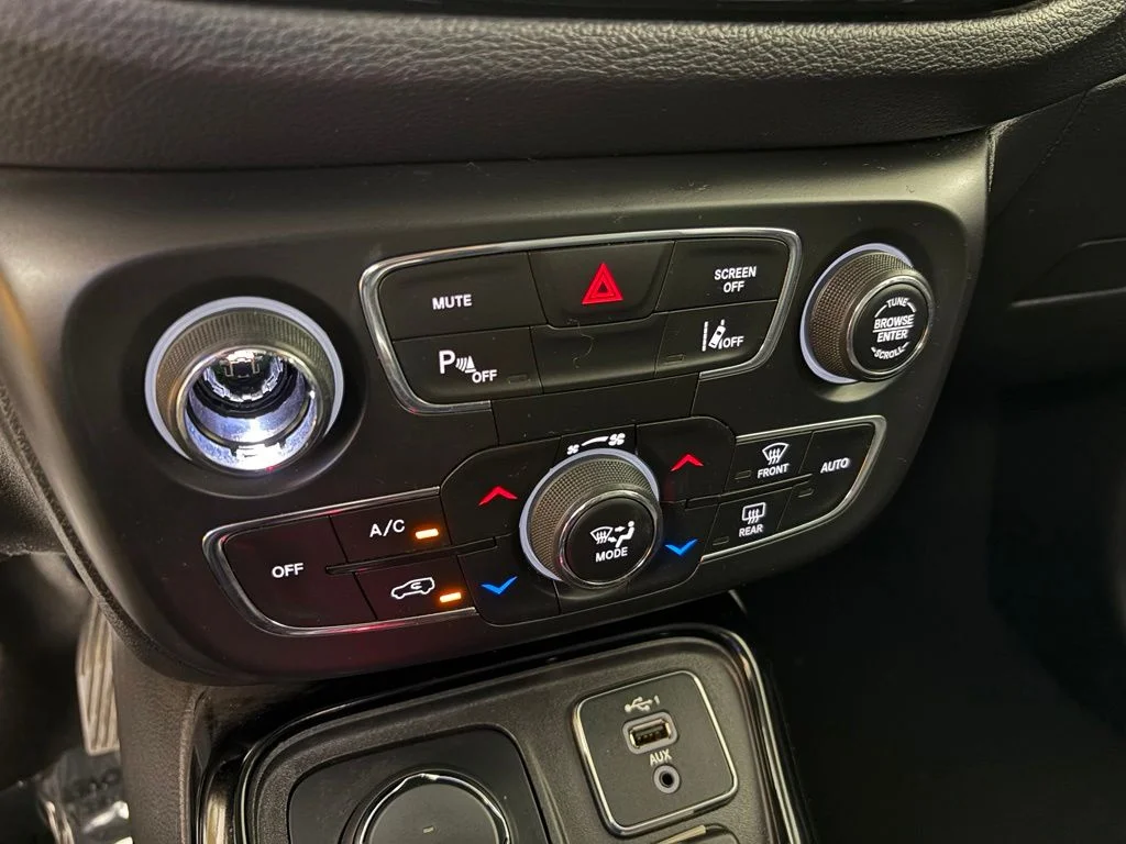 Used 2021 Red Jeep Limited image 28