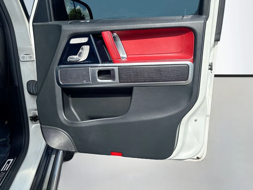 Used 2021 designo Diamond White Metallic Mercedes-Benz G 550 image 25