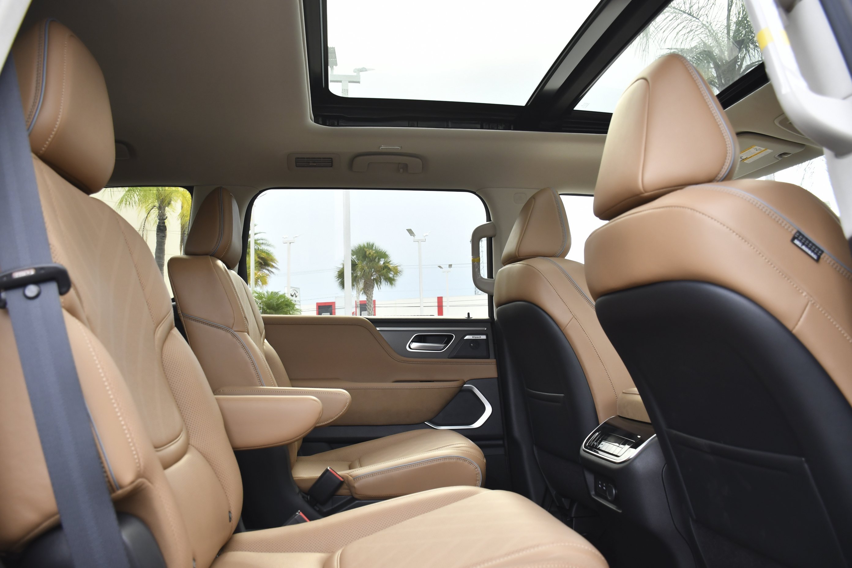New 2027 BLACK OBSIDIAN INFINITI Luxe 4WD image 28