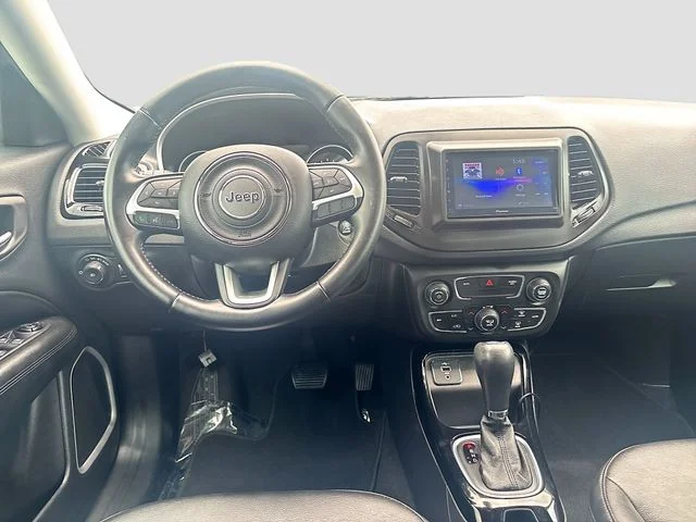 Used 2021 Silver Jeep Latitude image 20