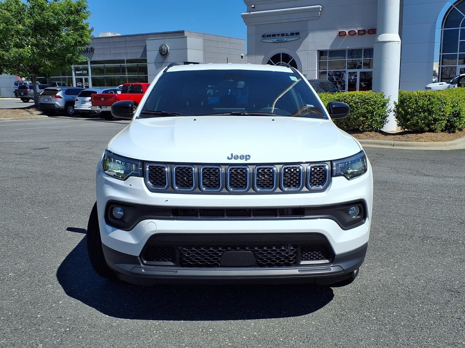 Used 2024 Bright White Clearcoat Jeep Latitude image 6