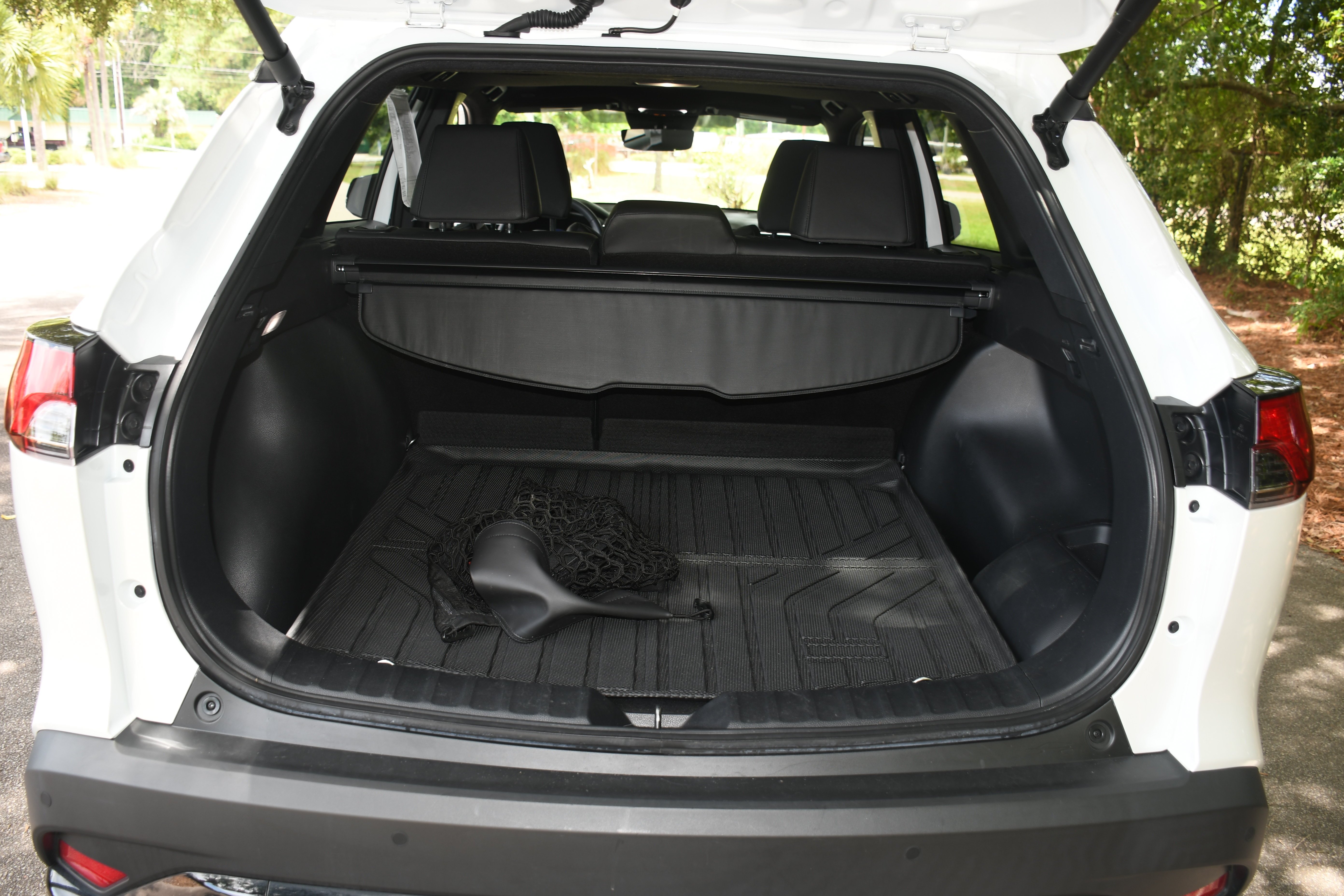 Used 2025 Beige Toyota Hybrid XSE image 18