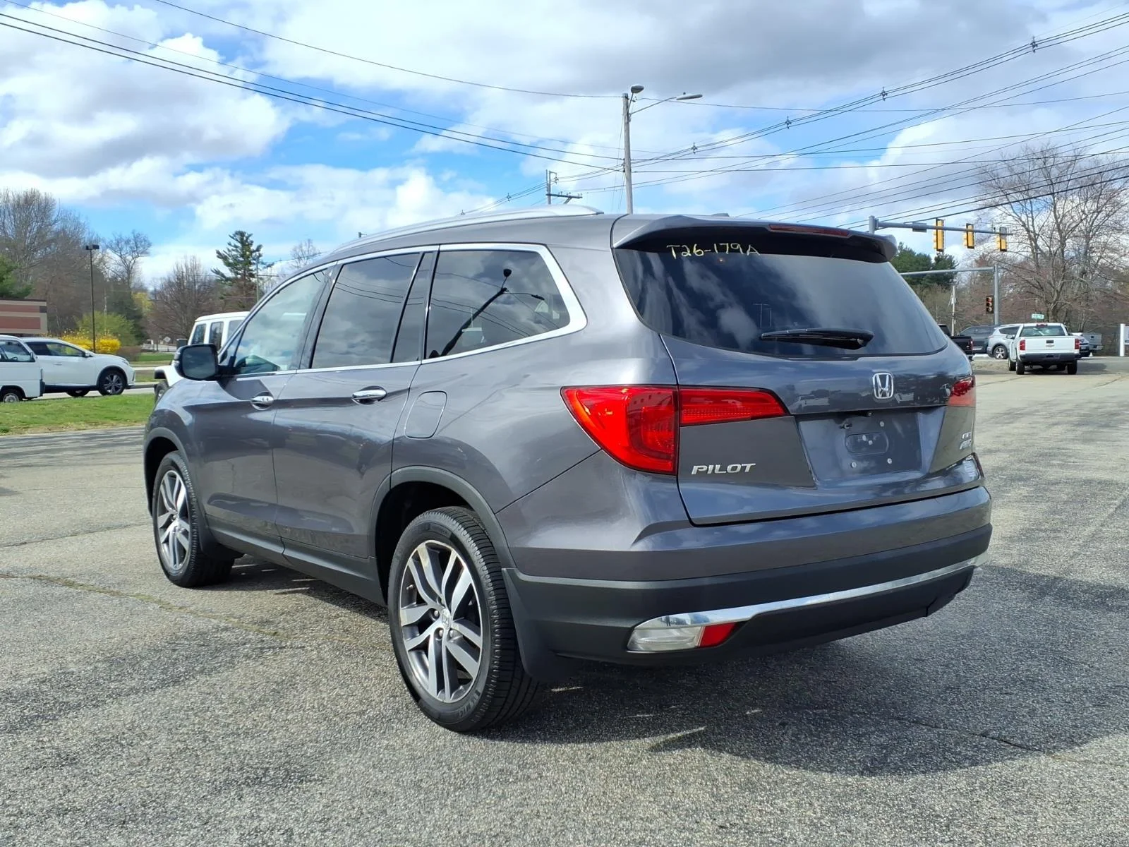 Used 2018 Gray Honda Elite image 6