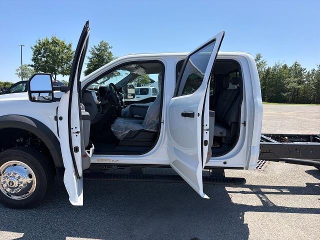 New 2026 Oxford White Ford F-450® XL image 42