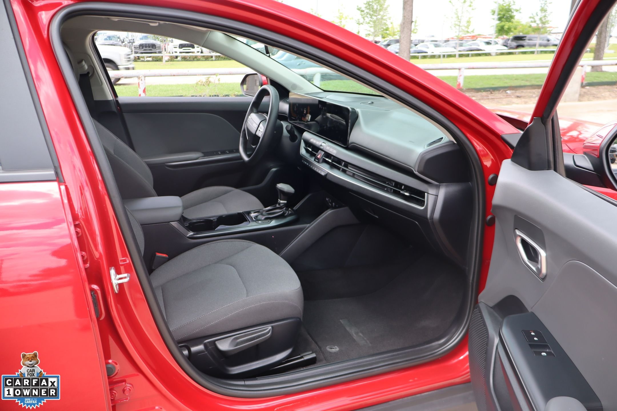 Used 2025 Red Kia LXS image 28