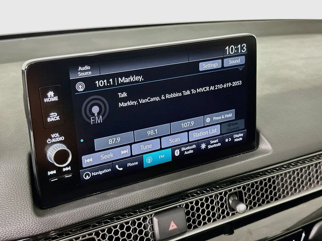 Used 2024 Morning Mist Metallic Honda Touring image 16