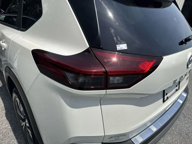 Used 2023 White Nissan SV image 32