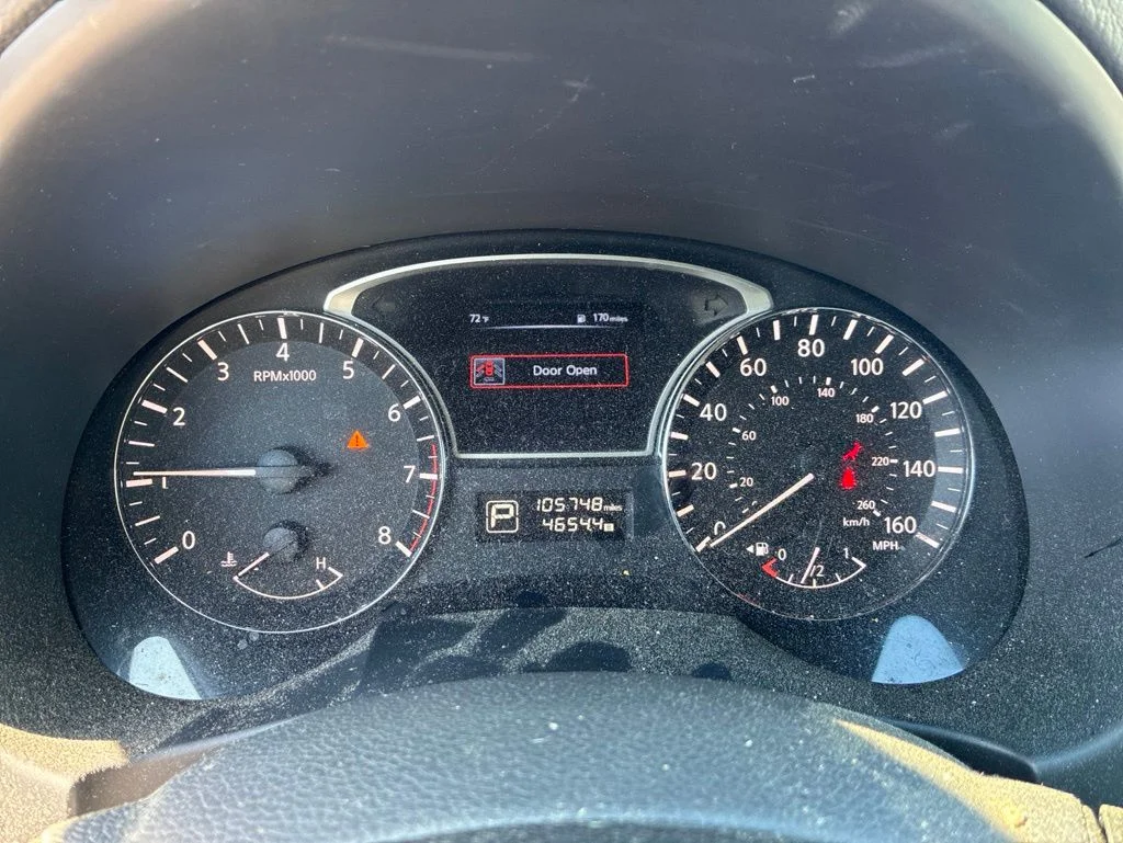 Used 2015 Red Nissan 2.5 S image 16
