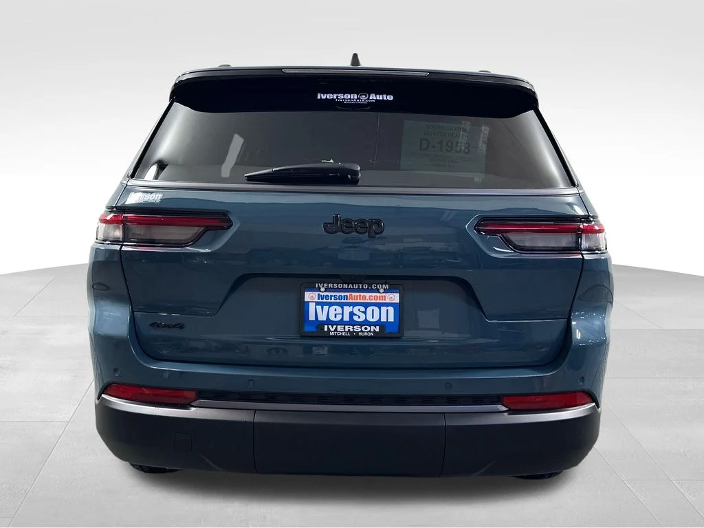 New 2026 Steel Blue Exterior Paint Jeep Limited image 8