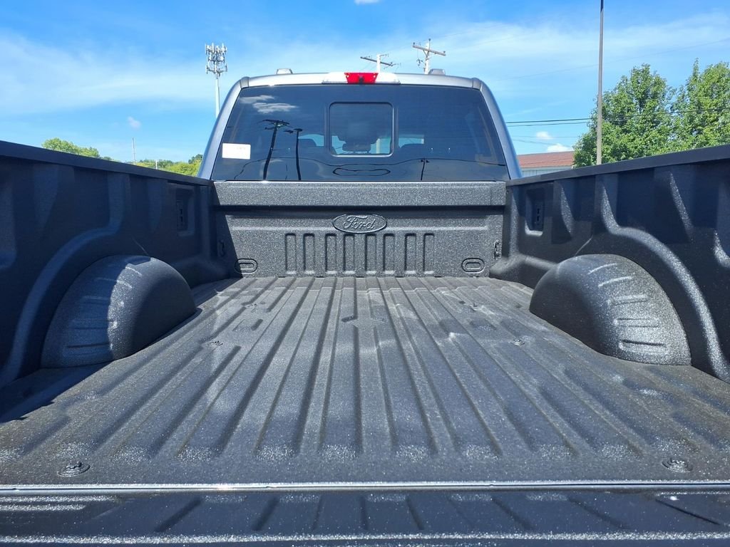 New 2026 Carbonized Gray Metallic Ford F-350® Lariat® image 8